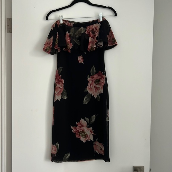 Off the shoulder beautiful summer dress - Picture 2 of 3